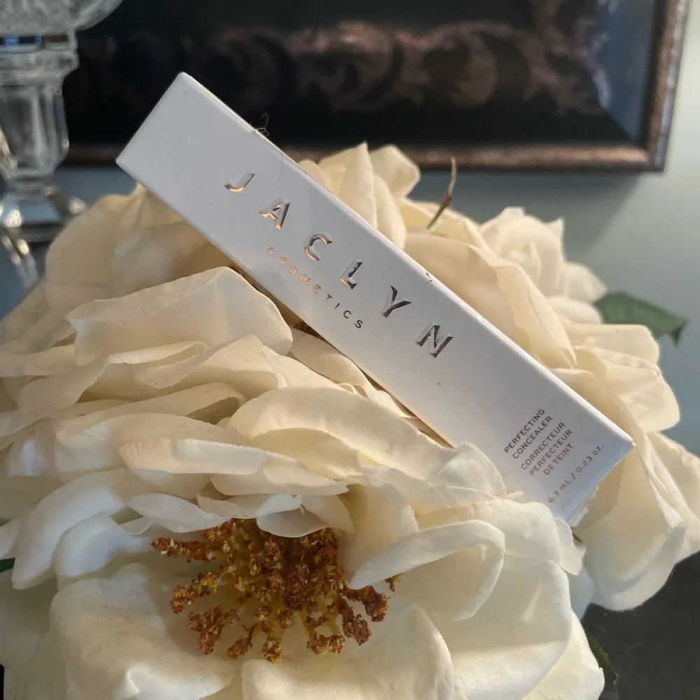 ✨🆕✨Jaclyn Cosmetics Perfecting Concealer NIB .23 oz